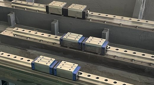 Токарный станок с наклонной станиной KTH 60/1000 M