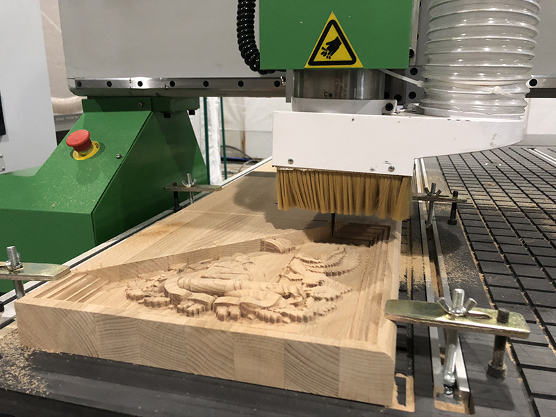 Фрезерно-гравировальный станок с чпу WoodTec H 1515L