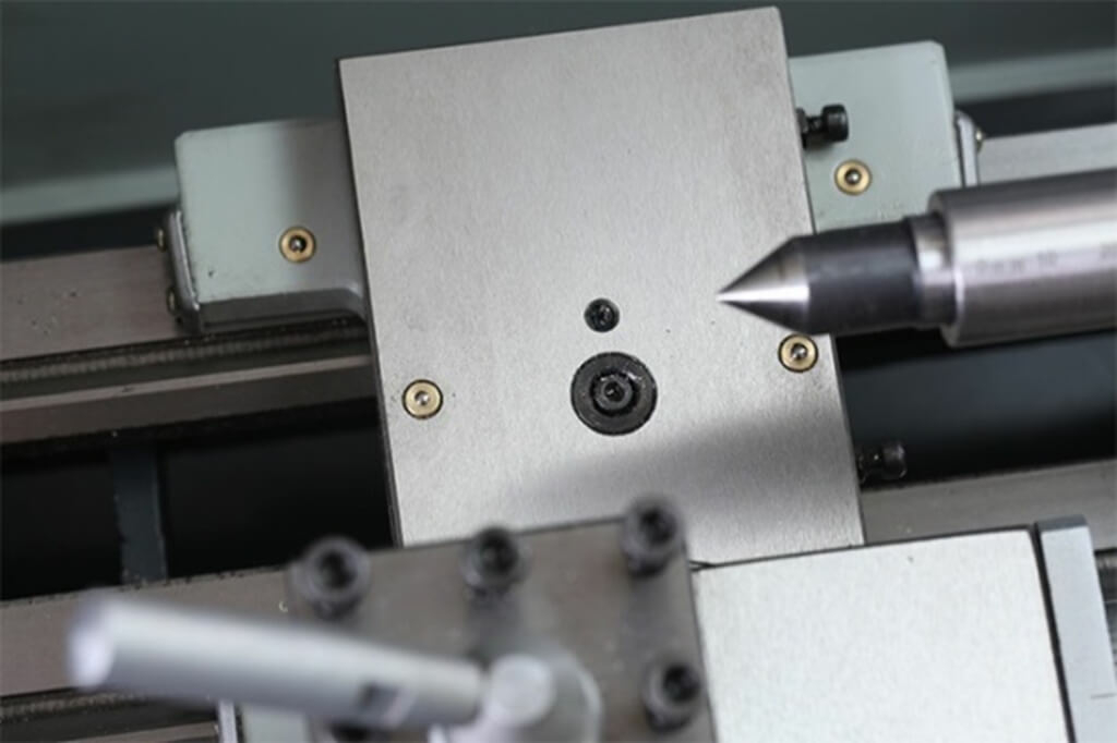 Токарно-винторезный станок Metal Master MML 2140V с проходным отверстием шпинделя 38мм