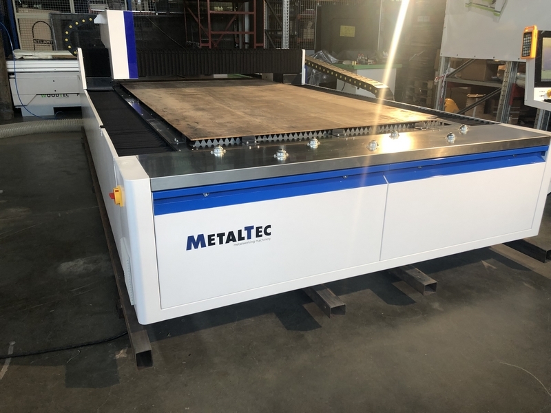 Оптоволоконный лазерный станок для резки металла MetalTec 1530 (750W)