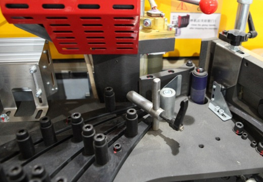 Автоматический кромкооблицовочный станок Nanxing NB8PCHG-PC