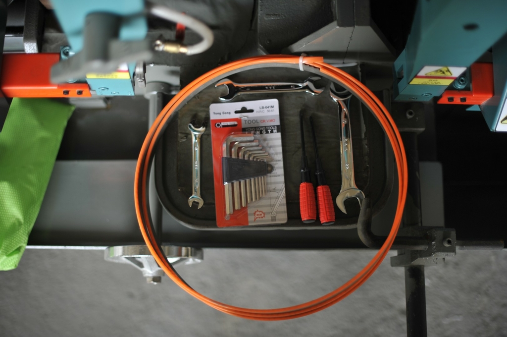 Ленточнопильный станок по металлу Ltt GB 4028