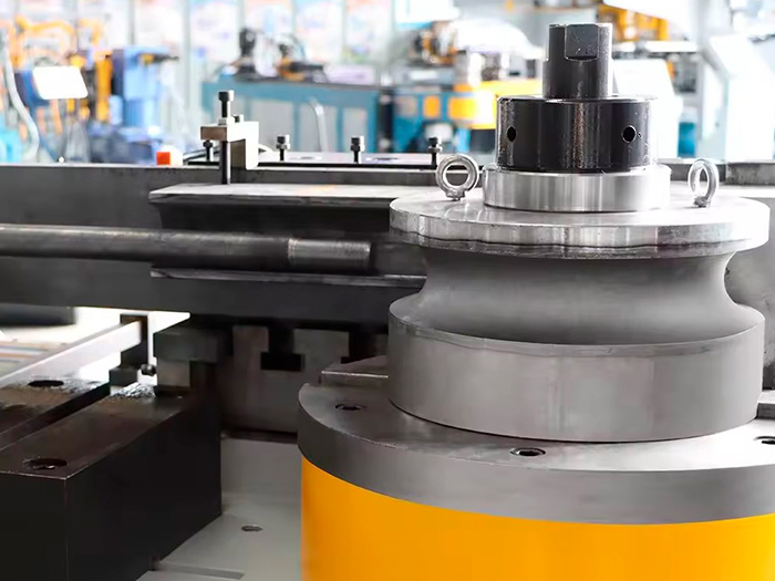 Автоматический трубогибочный станок с ЧПУ DW50CNC