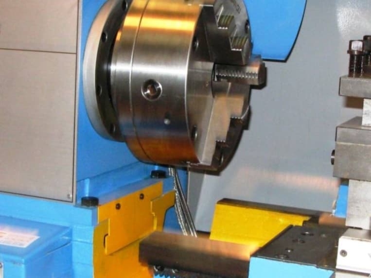 Токарно-винторезный станок 1В625М4/1000