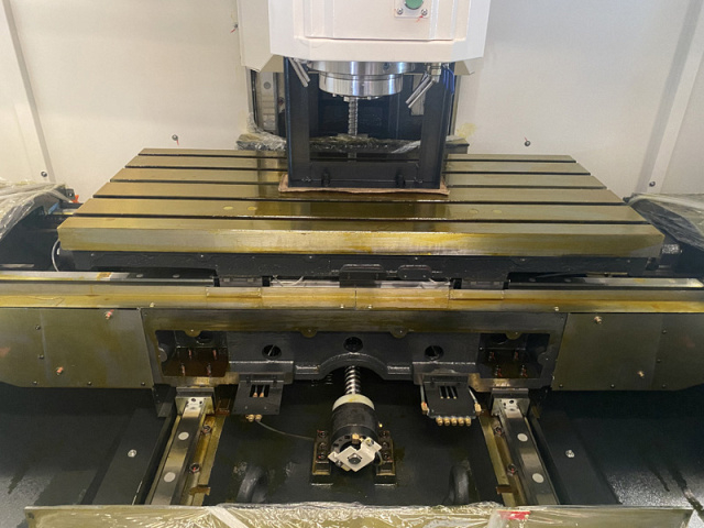 Фрезерный обрабатывающий центр 4-осевой KVL850B (SED855) HCNC