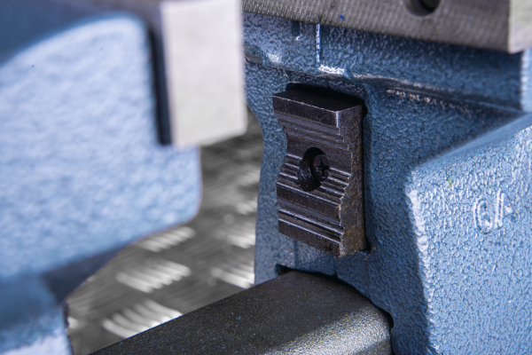 Тиски "Механик" 748A