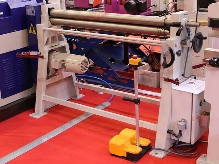 Вальцы с электроприводом Bendmak CY 75-12/2.0M