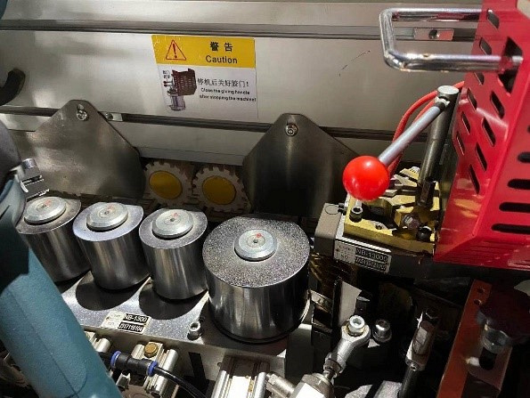 Автоматический кромкооблицовочный станок Nanxing NB875E
