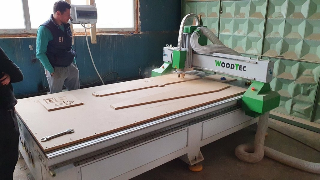 Фрезерно-гравировальный станок с чпу WoodTec H 1325L