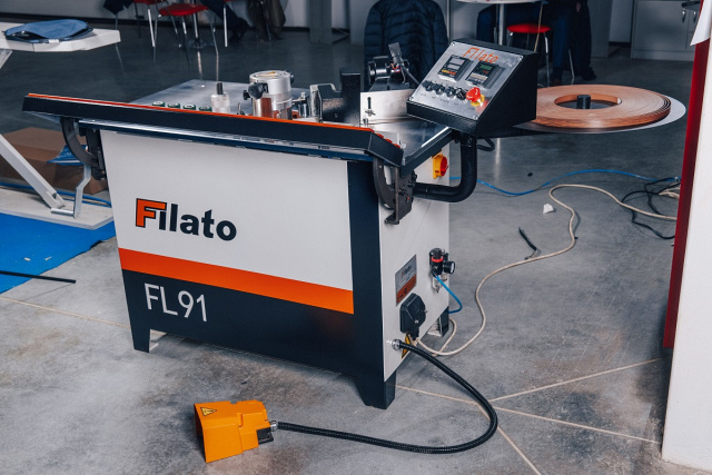 Кромкооблицовочный станок с ручной подачей Filato  FL-91
