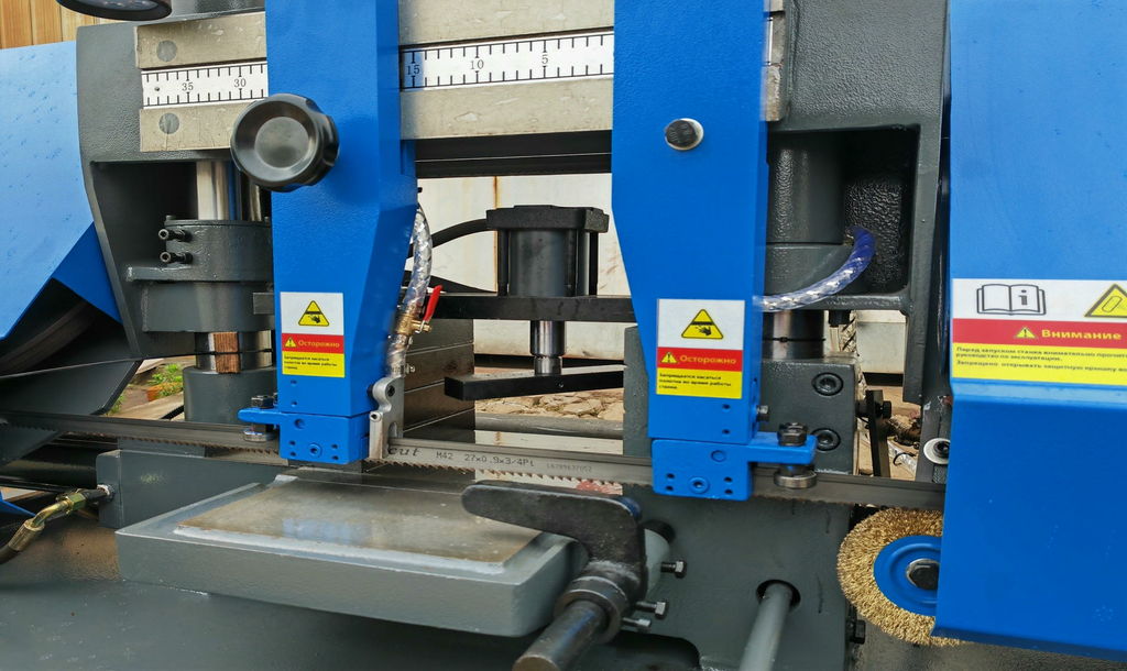 Автоматический колонный ленточнопильный станок MetalTec MBS 330 CА