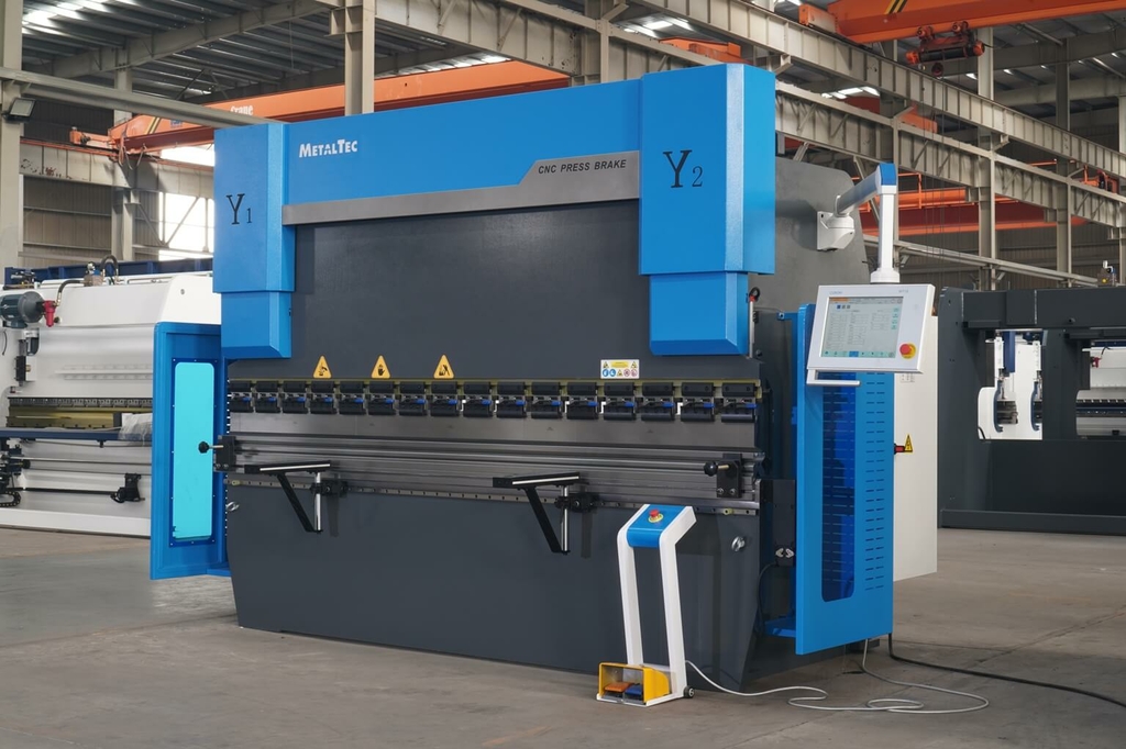 Листогибочный пресс MetalTec HBС 135/3200 4+1 ЧПУ МТ-15