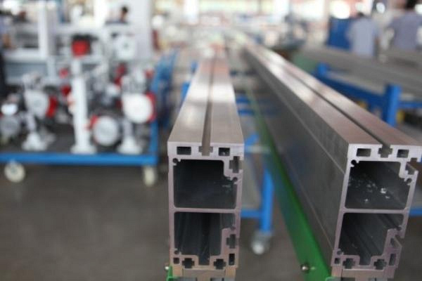 Автоматический кромкооблицовочный станок Nanxing NB7PCG-PC