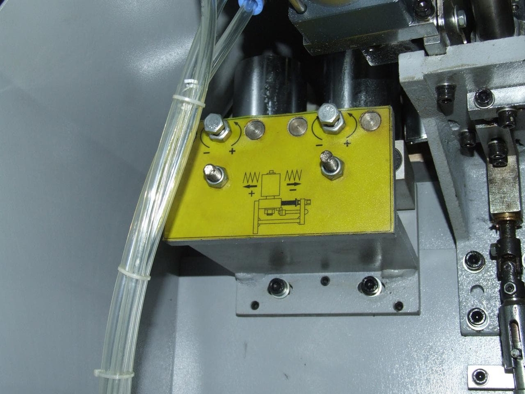 Автоматический кромкооблицовочный станок LTT MF306F