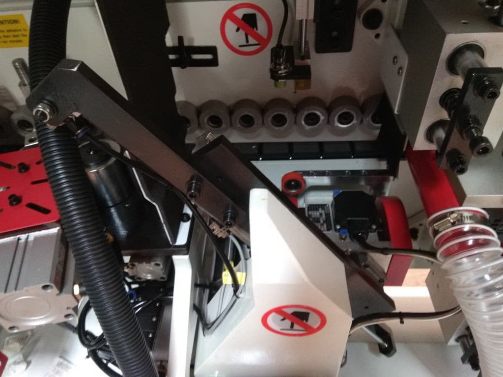 Автоматический кромкооблицовочный станок LTT DJ-F306DB