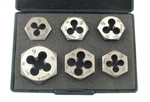 Набор плашек шестигранных из  6-ти штук М 3-М10 9ХС DIN382 в дер. коробке "CNIC"