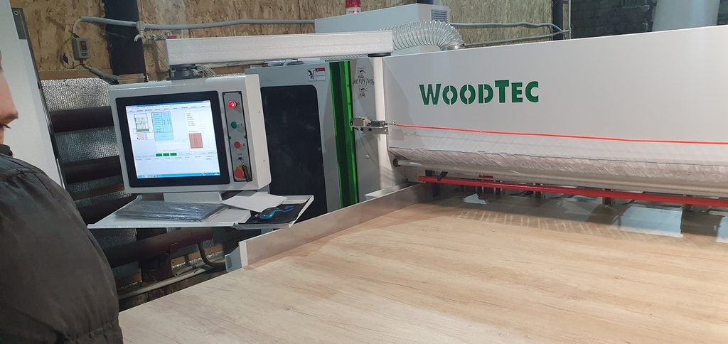 Форматно-раскроечный центр с чпу WoodTec WS-330C