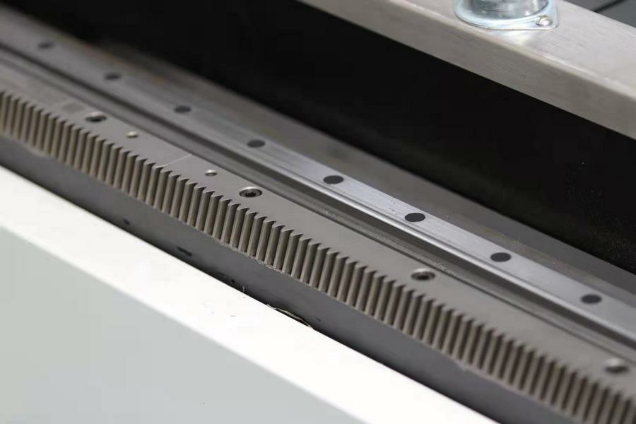 Оптоволоконный лазерный станок для резки металла MetalTec 1530 BL (MAX-1000 W)