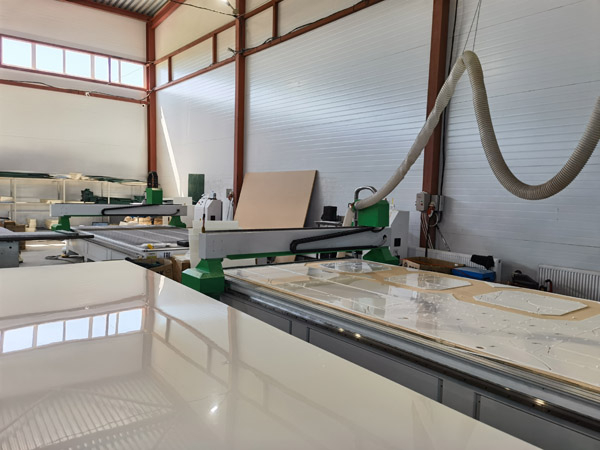 Фрезерно-гравировальный станок с чпу WoodTec H-2040C P2