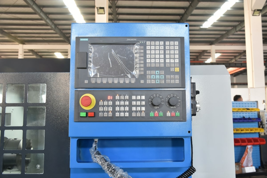 Токарный станок c ЧПУ с горизонтальной станиной MetalTec CK 32x750 metМК 322344