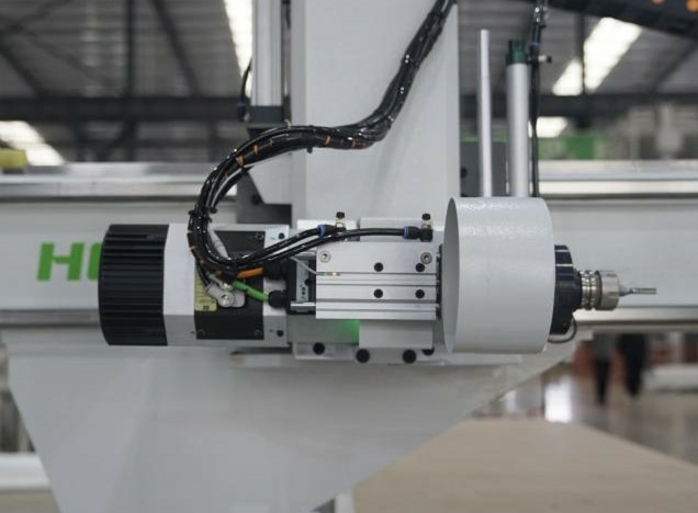 Универсальный обрабатывающий центр с ЧПУ HOLD HMG 4-300T