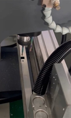 Фрезерные станки c двумя шпинделями и поворотным столом с ЧПУ ALUMIL 3000-2M SYNTEC