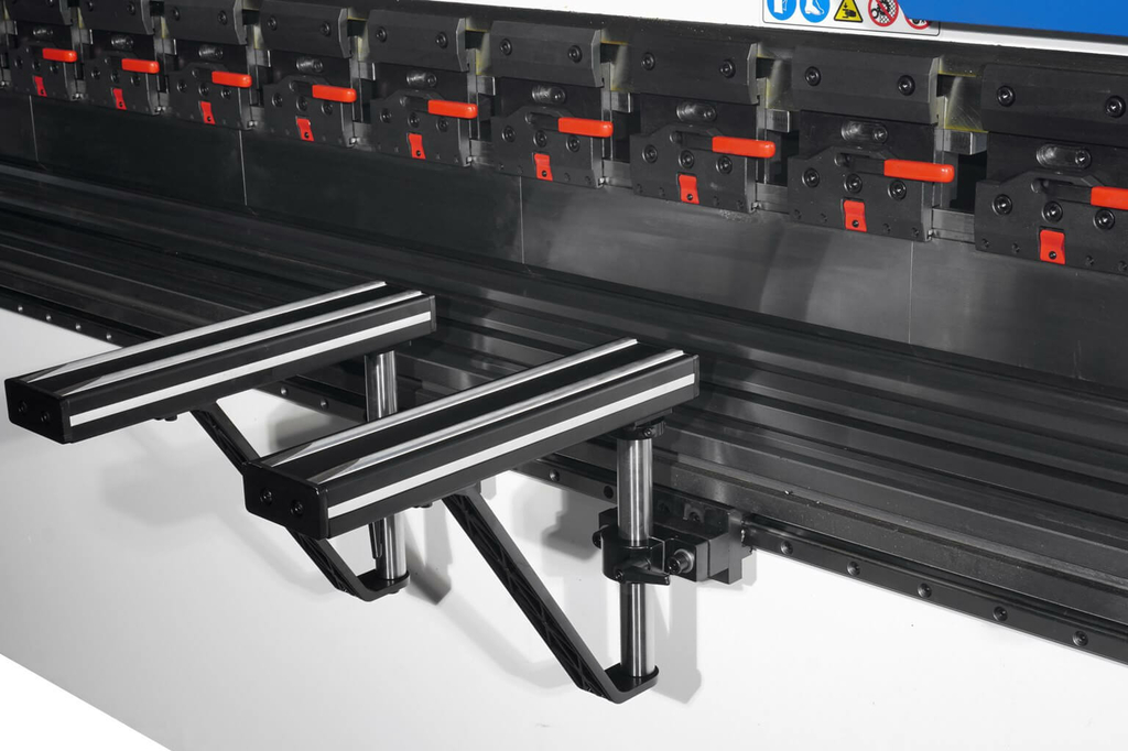Листогибочный гидравлический пресс с ЧПУ TP10S MetalTec HBM 80/2500C