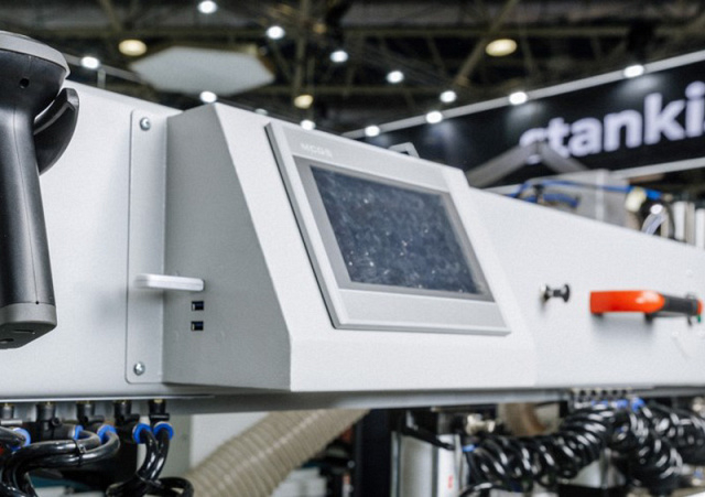 Торцевой сверлильно-присадочный центр с ЧПУ Beaver SWIFT HSD 4S PRO