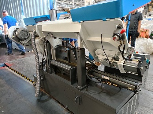 Ленточнопильный станок MetalTec MBS 330/50 CH (угол 90°)
