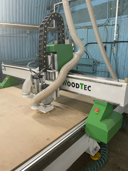 Фрезерно-гравировальный станок с чпу WoodTec H-2040C P2