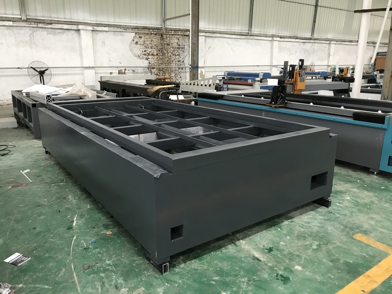 Оптоволоконный лазерный станок для резки металла MetalTec 1530 B (RECI-1000 W)