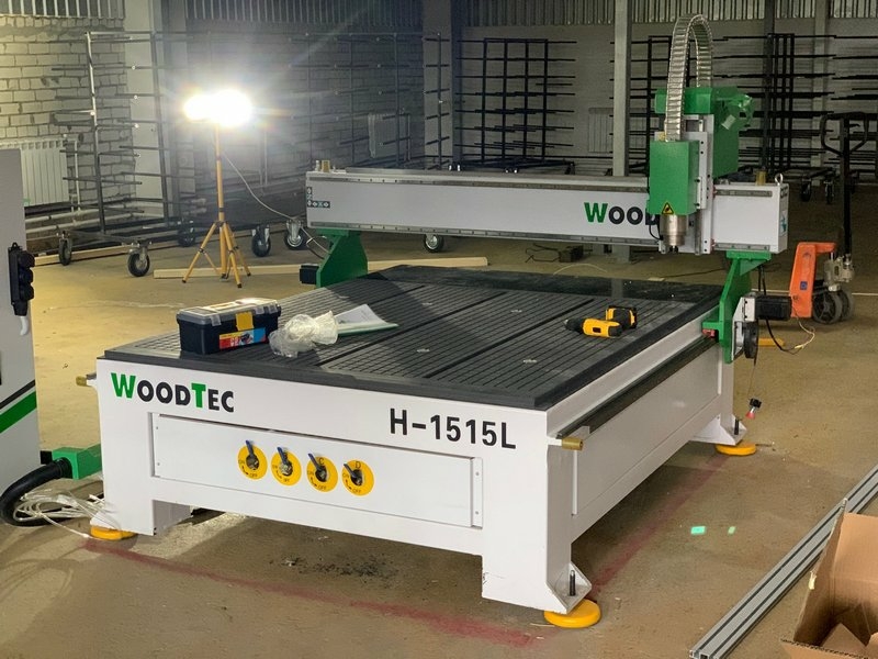 Фрезерно-гравировальный станок с чпу WoodTec H 1515L