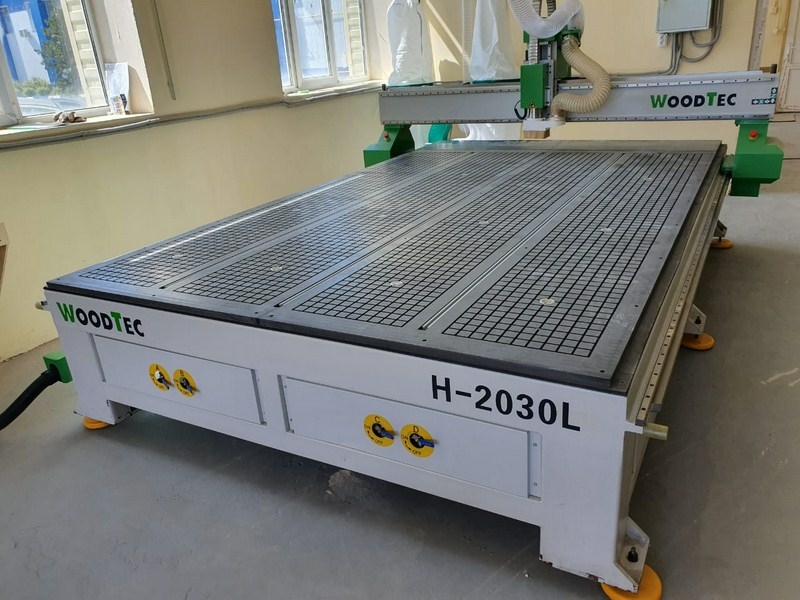 Фрезерно-гравировальный станок с чпу WoodTec H 2030L