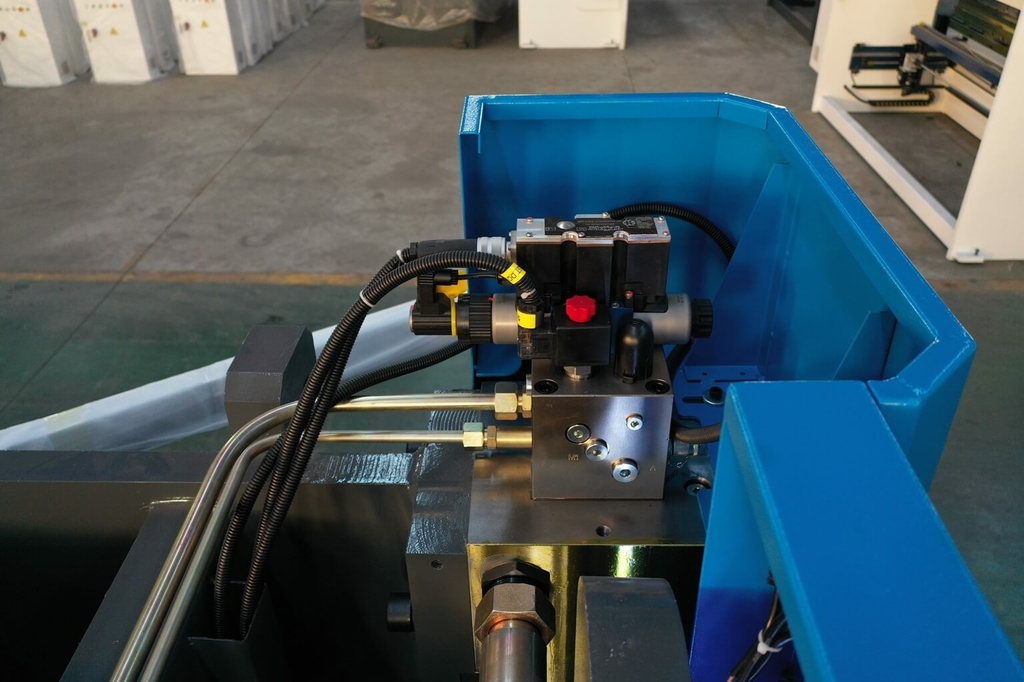 Листогибочный пресс MetalTec HBС 135/3200 4+1 ЧПУ МТ-15