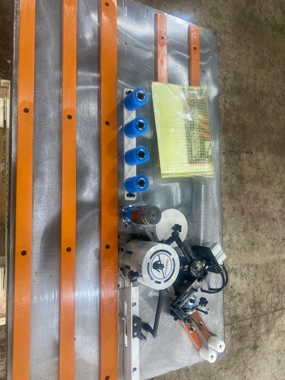 Кромкооблицовочный станок для прямых и радиусных деталей  HCM GENESIS