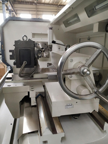 Токарный станок с ЧПУ KE63/1500 HCNC