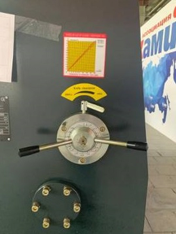 Гидравлические гильотинные ножницы IRONMAC SB-K 4x2500