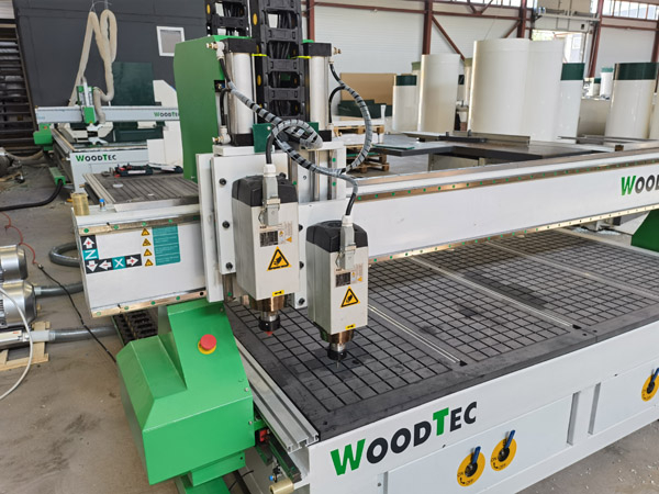 Фрезерно-гравировальный станок с чпу WoodTec H-2040C P2