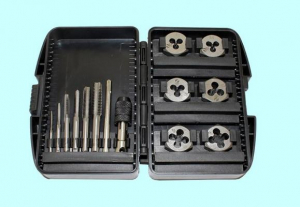 Вороток и по  6 метчиков и шестигранных плашек М3-М10 9ХС в пласт. футляре (13 поз.) SP013-1 "CNIC