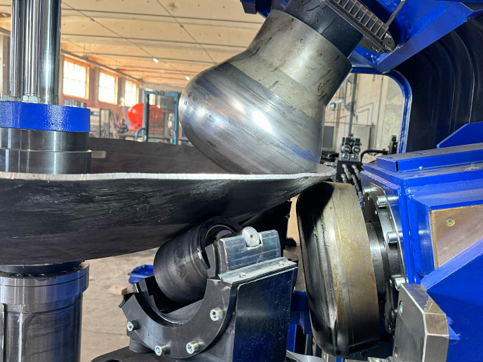 Кромкогибочная машина для отбортовки кромки днищ BFM50xD