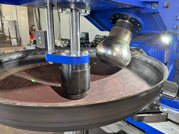 Кромкогибочная машина для отбортовки кромки днищ BFM50xD