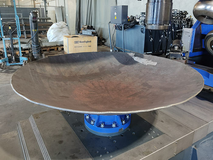 Кромкогибочная машина для отбортовки кромки днищ BFM50xD