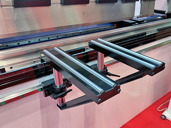 Вертикальный листогибочный пресс CNC-PBA 250х3200 с контроллером ESA630