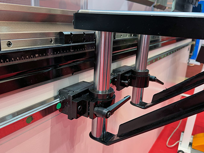 Вертикальный листогибочный пресс CNC-PBA 250х3200 с контроллером ESA630