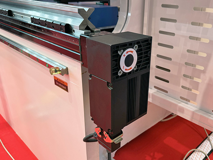 Вертикальный листогибочный пресс CNC-PBA 250х3200 с контроллером ESA630