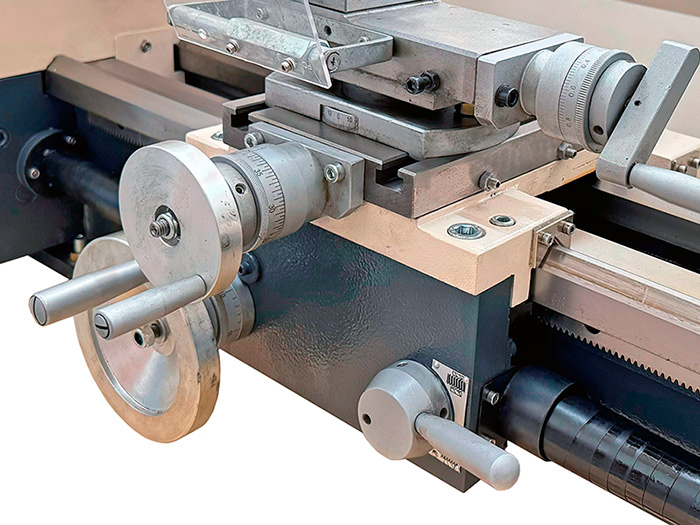 Токарный станок FML 280х700 (выставочный образец)
