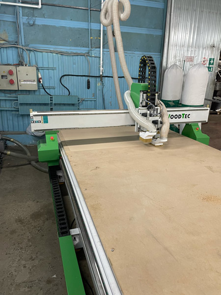 Фрезерно-гравировальный станок с чпу WoodTec H-2040C P2