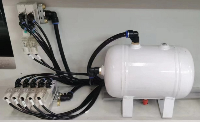 Автоматический кромкооблицовочный станок Excitech 736 Servo