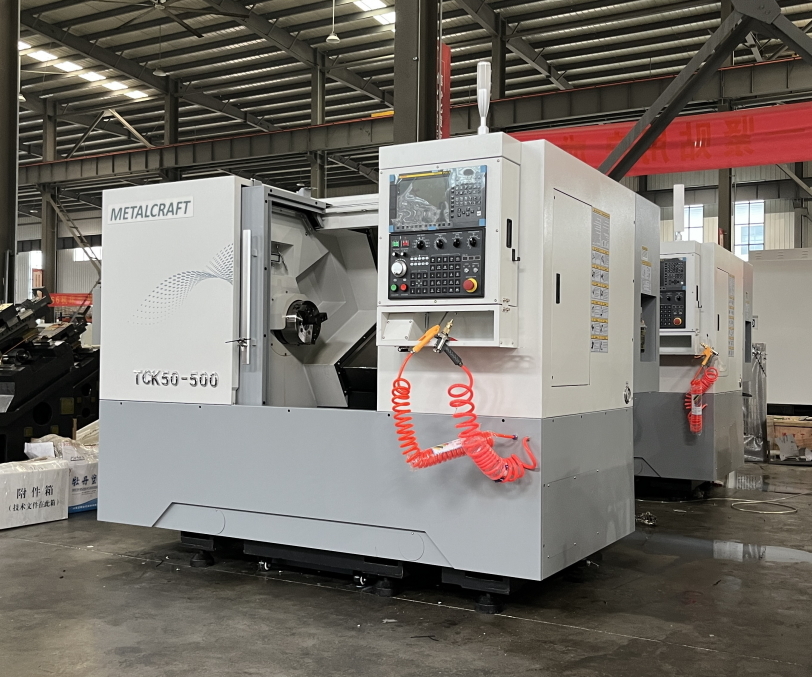 Горизонтальные токарные станки MetalCraft TCK50-500 c ЧПУ Fanuc (TCK50-500.F11/15.A2-6.8K.203T)
