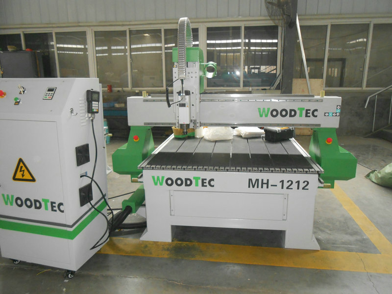 Лрезерно-гравировальный станок с чпу WoodTec MH 1212